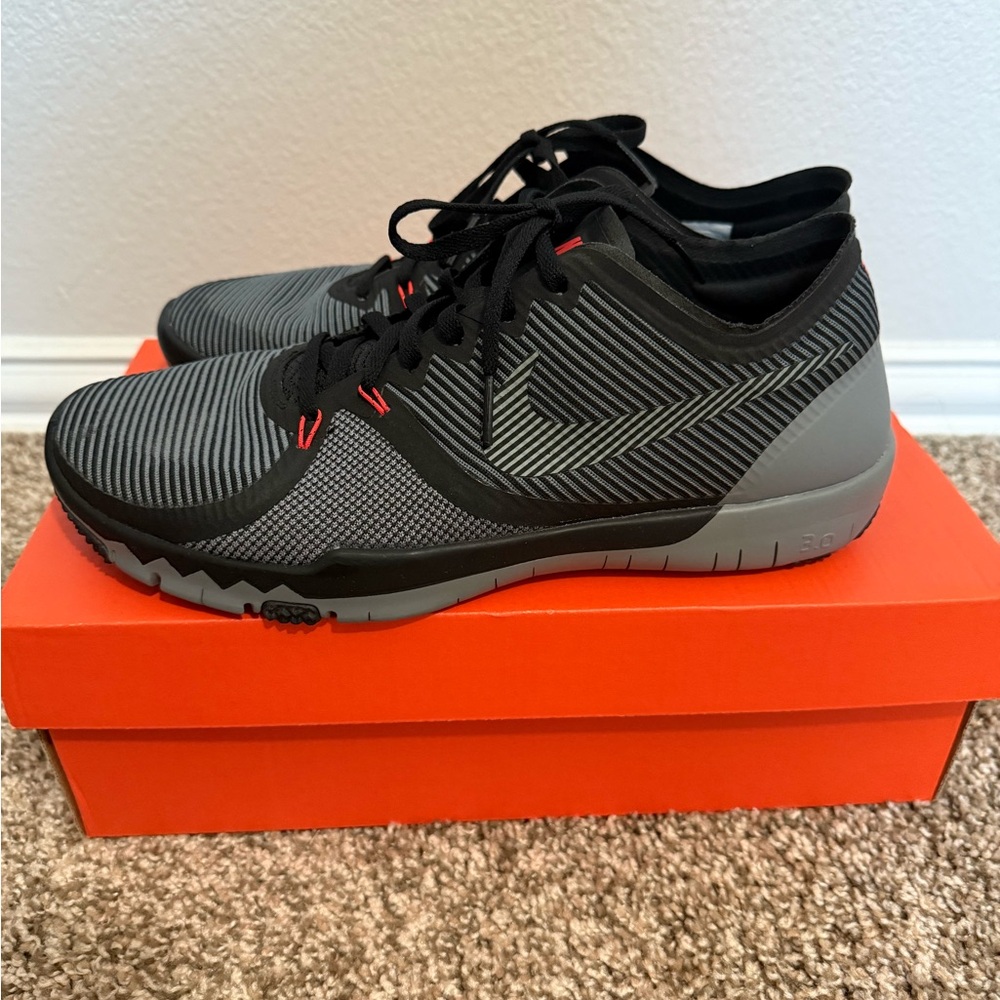 Nike Black and Gray Athletic Shoes with Mesh Upper